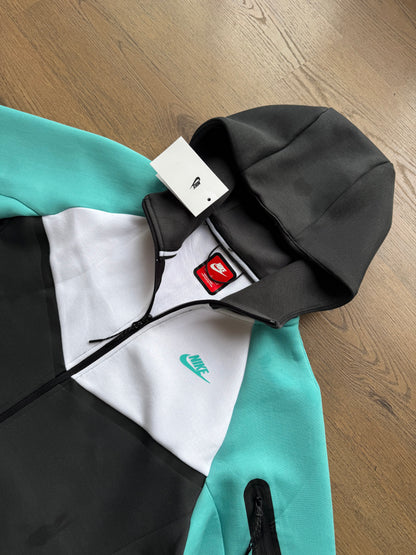 NIKE TECH FLEECE - M3