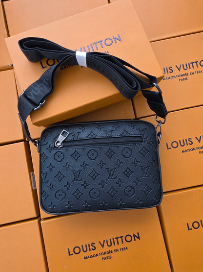 BOLSO HOMBRE - LV- M2