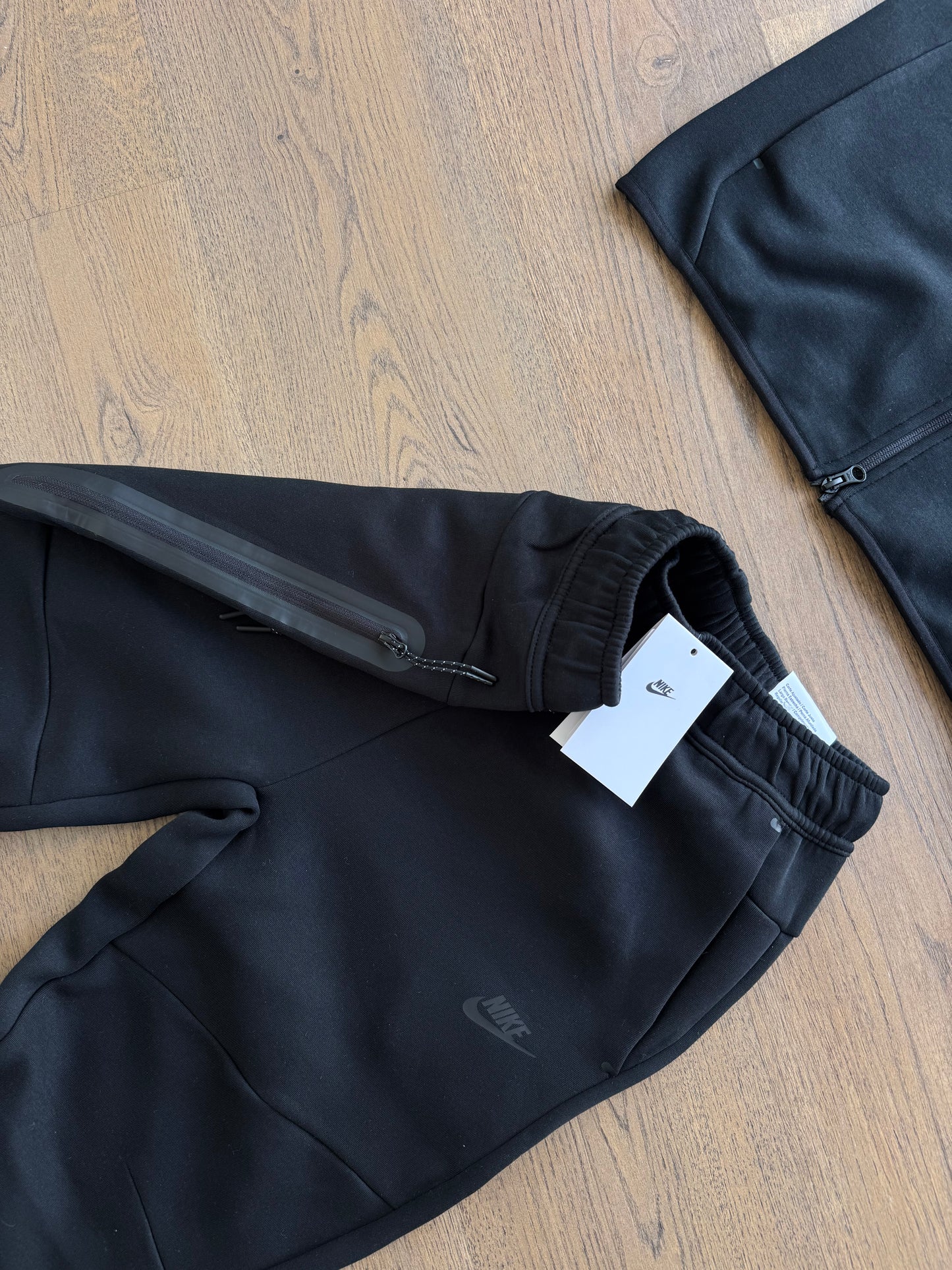 NIKE TECH FLEECE - M6