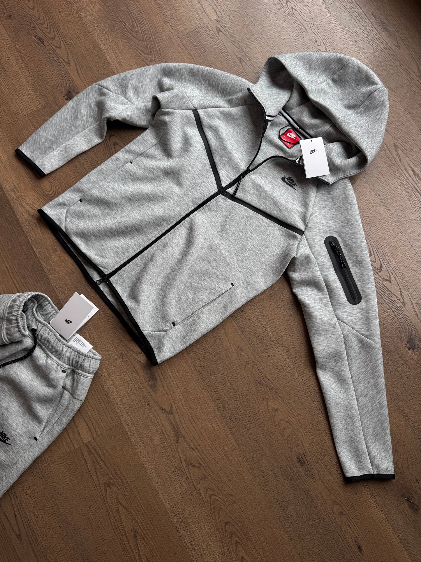NIKE TECH FLEECE - M2