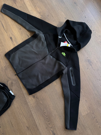 NIKE TECH FLEECE - M4