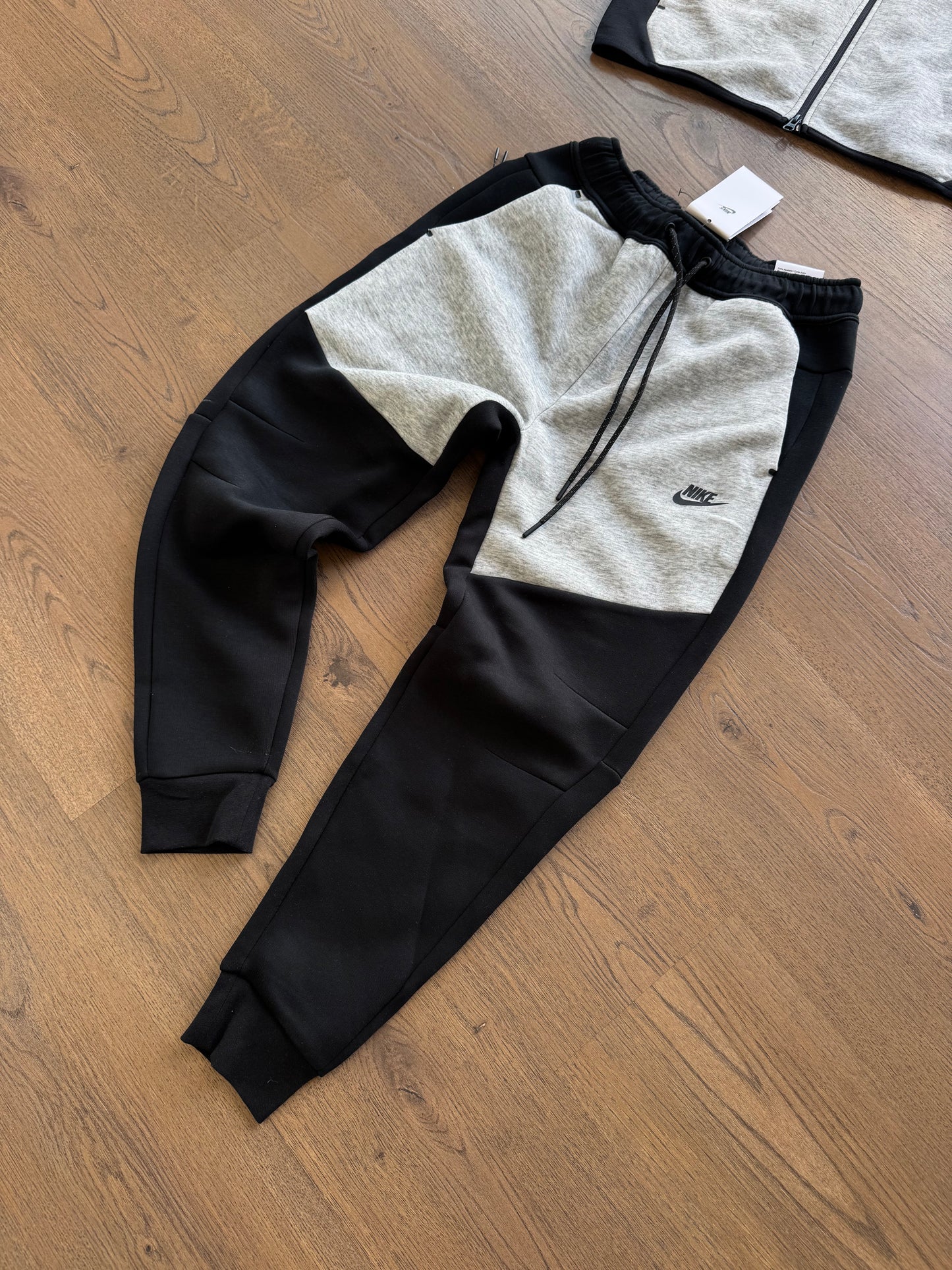 NIKE TECH FLEECE - M5