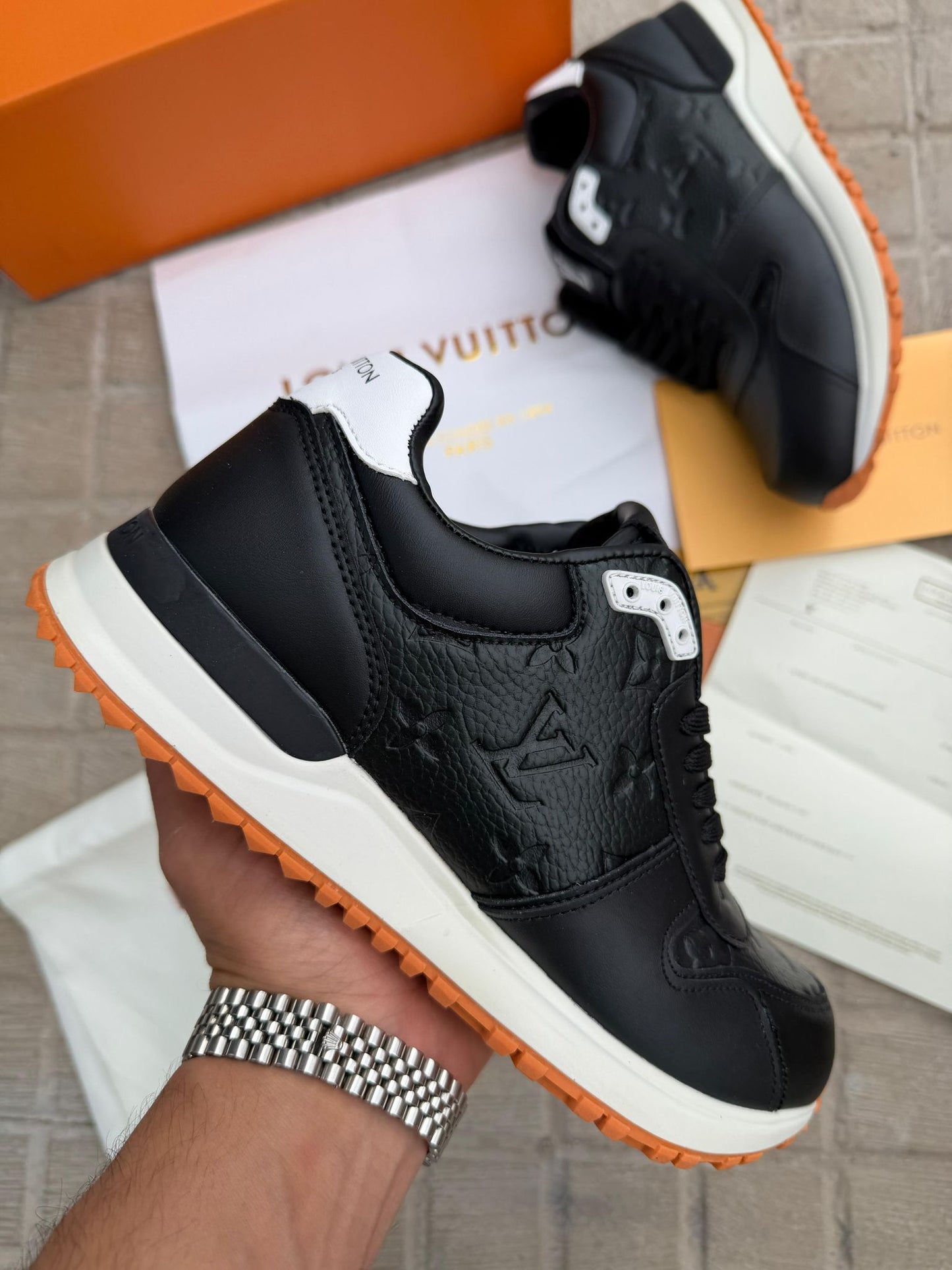 LV RUN AWAY - M1