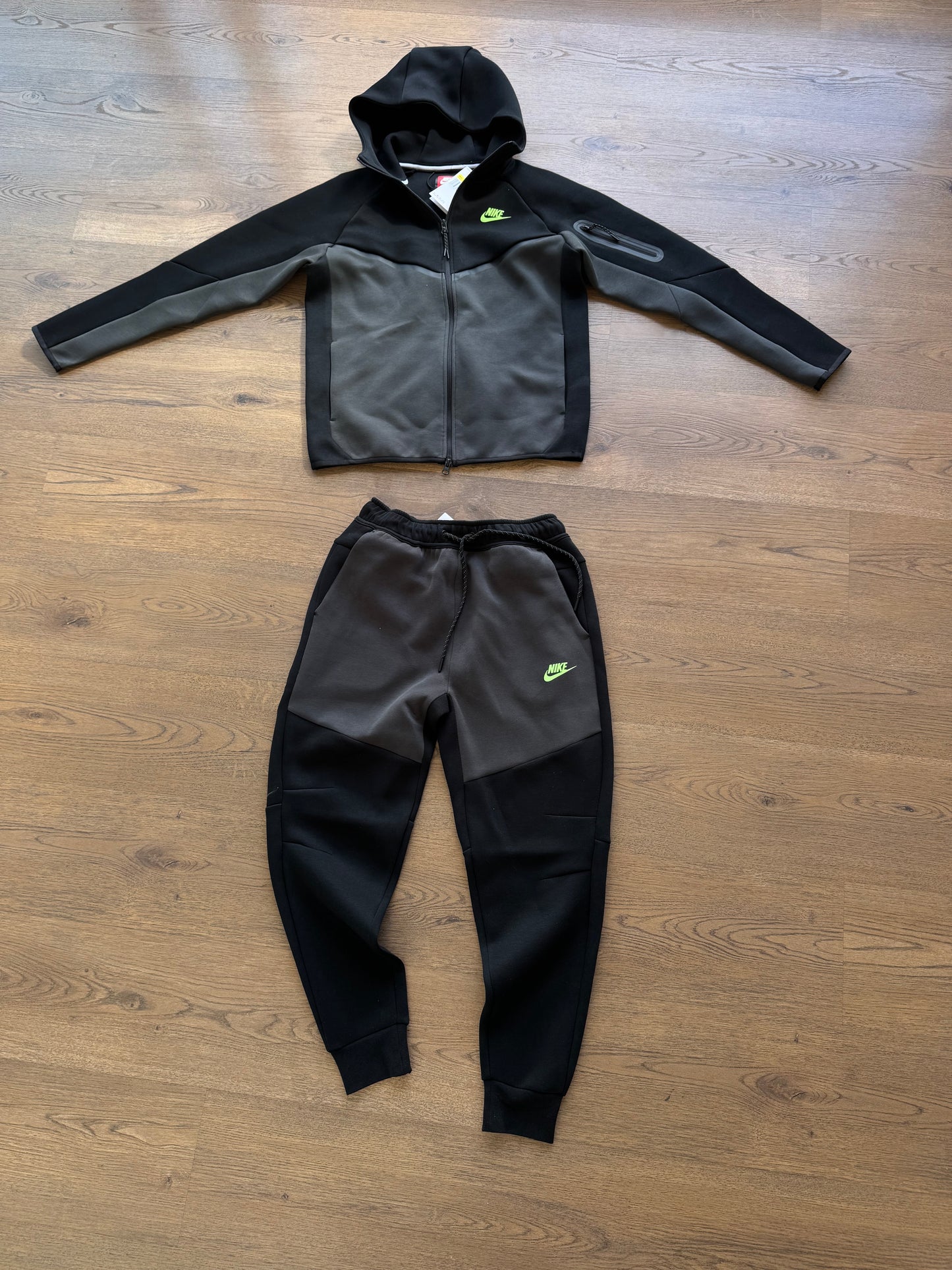 NIKE TECH FLEECE - M4