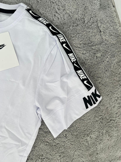 CONJUNTO CORTO - NIKE - M8
