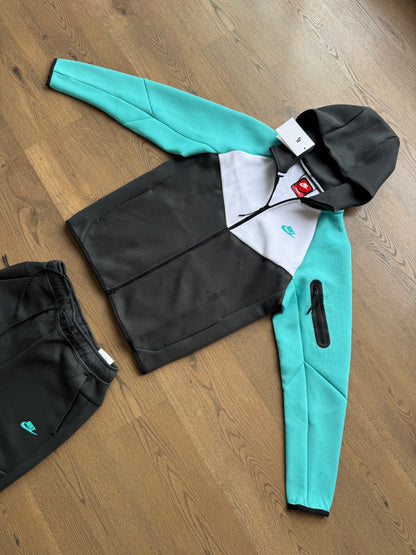 NIKE TECH FLEECE - M3