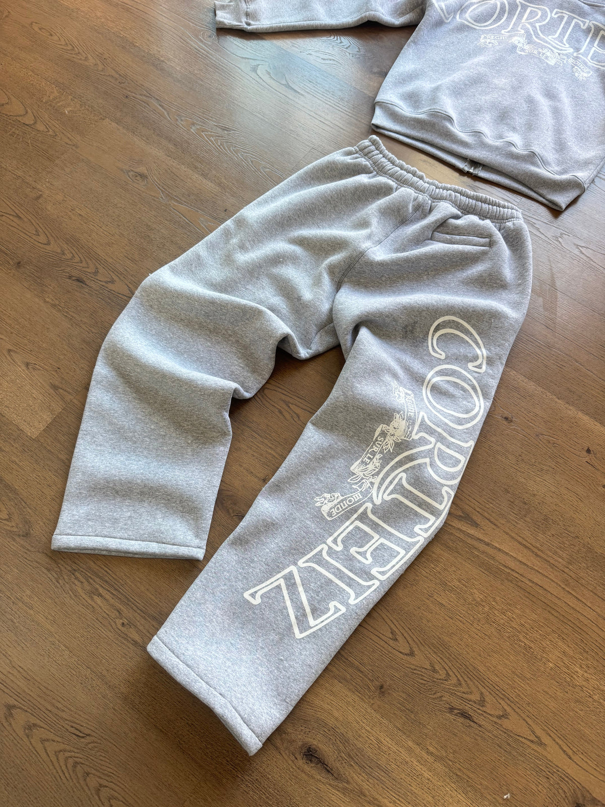 CONJUNTO CORTEIZ OVERSIZE M2 - GRIS