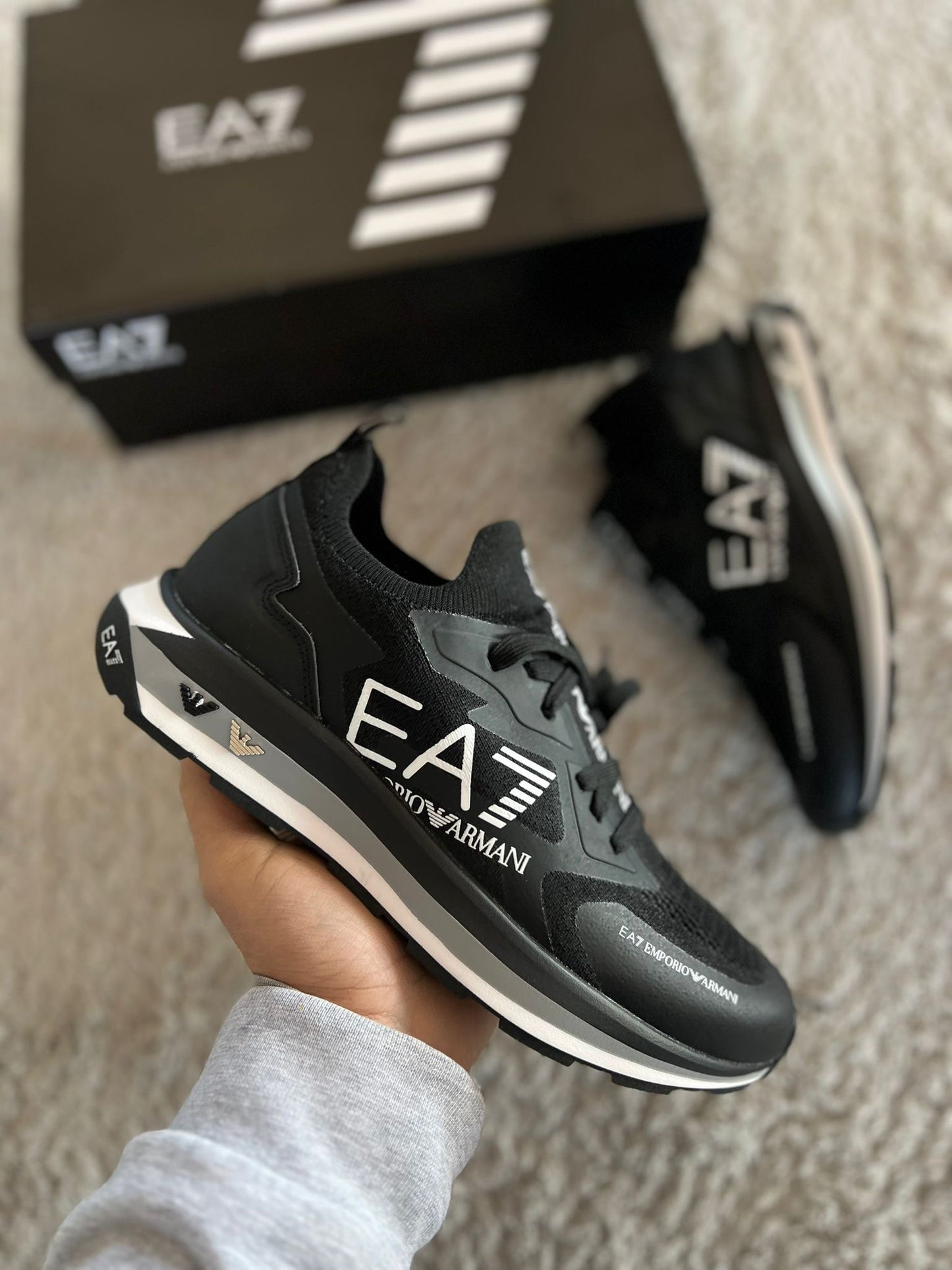 EMPORIO ARMANI X8X113 - MODELO 1