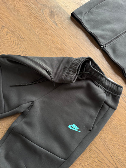 NIKE TECH FLEECE - M3