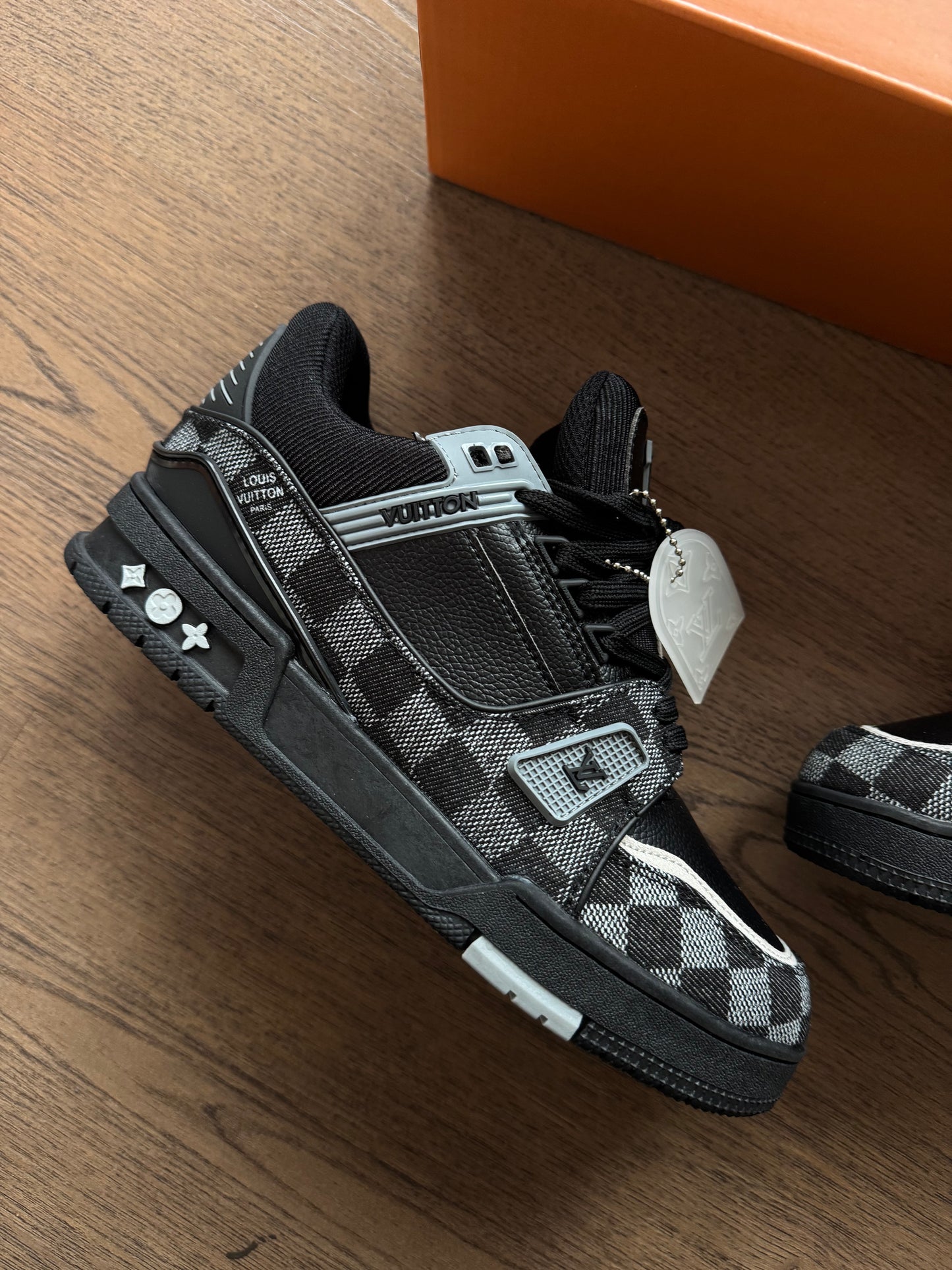 LV TRAINER - M8