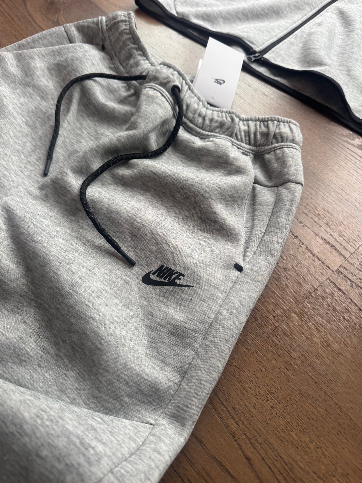 NIKE TECH FLEECE - M2