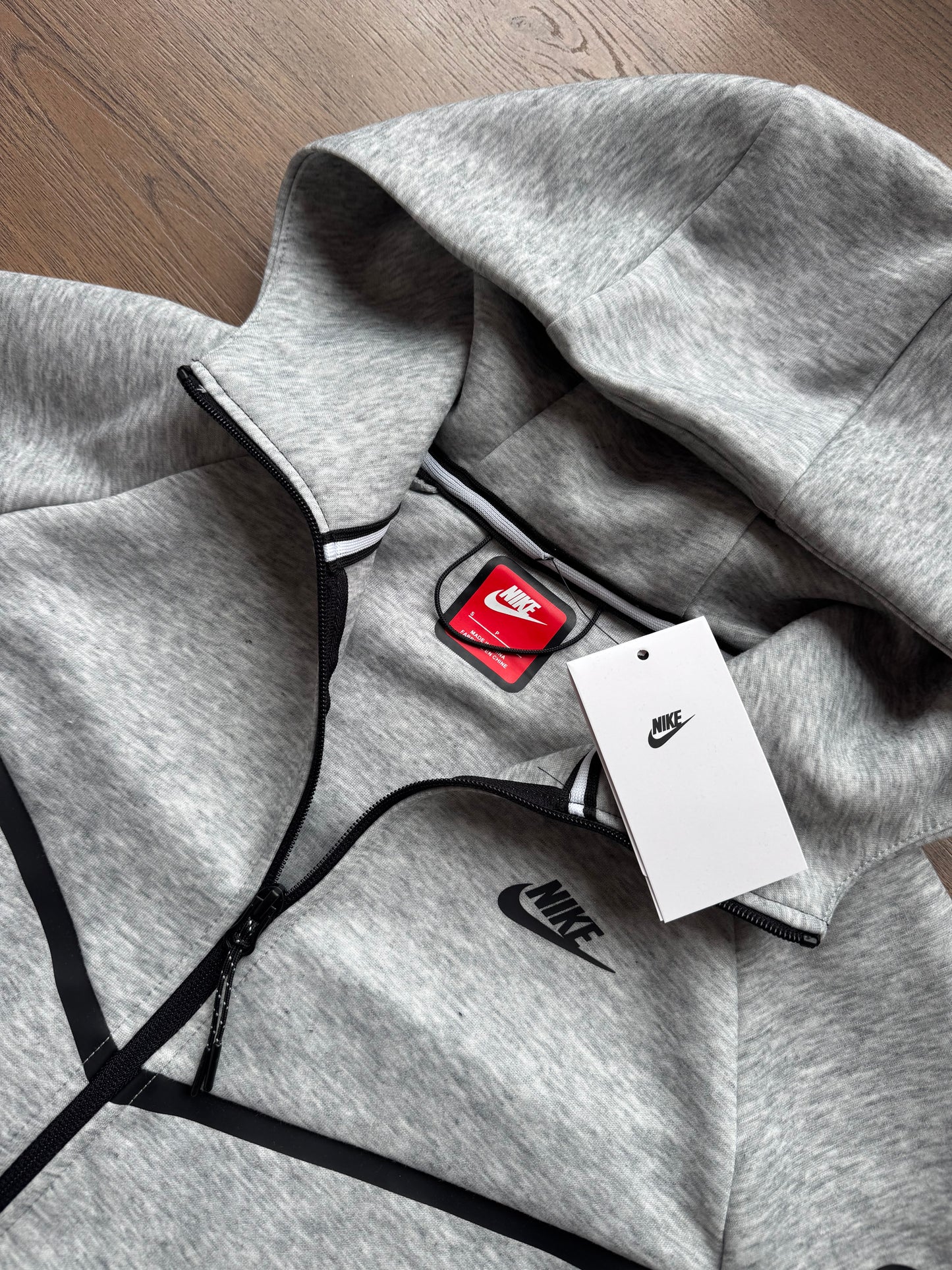 NIKE TECH FLEECE - M2