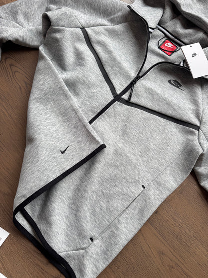 NIKE TECH FLEECE - M2
