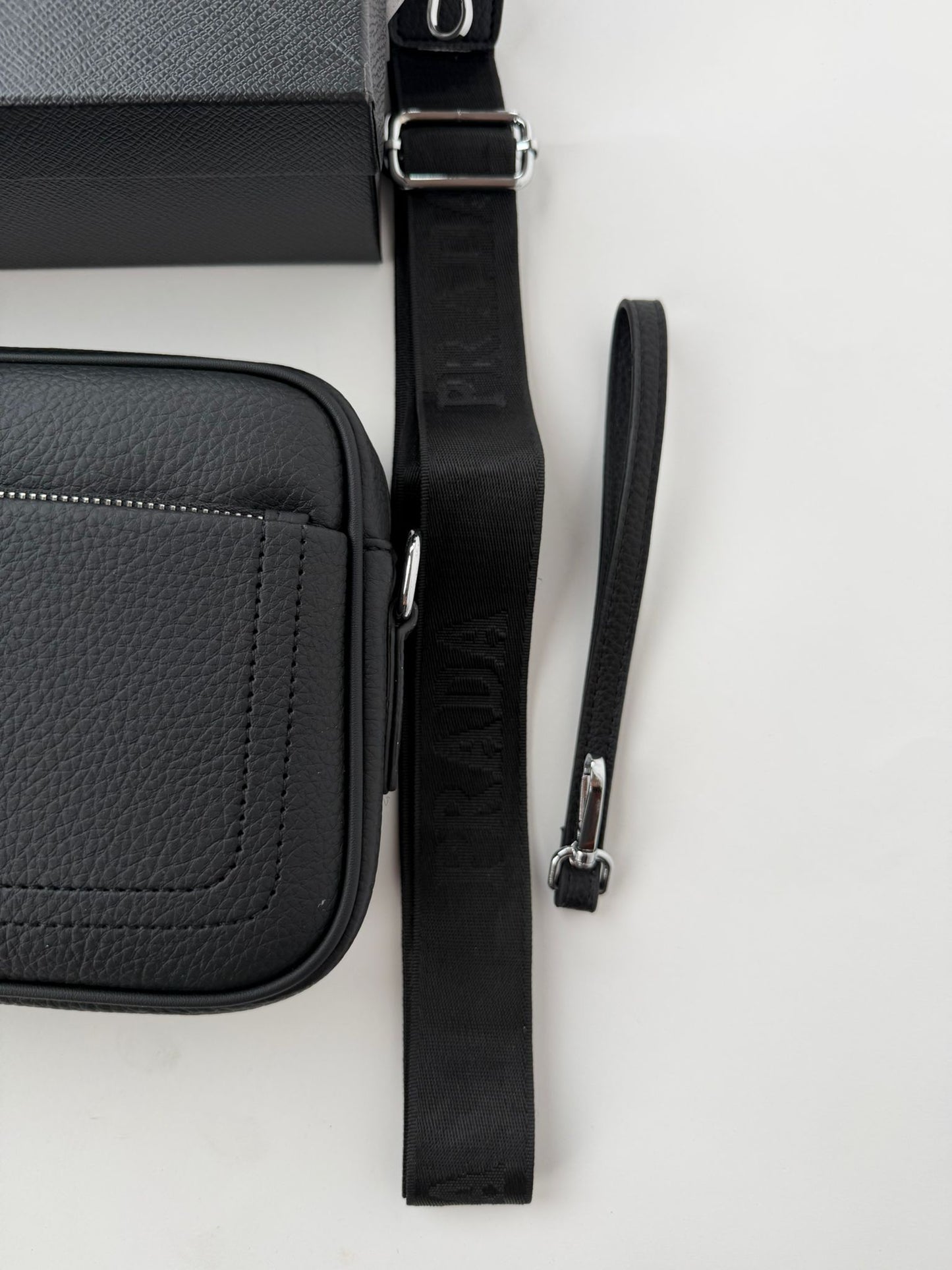 BOLSO HOMBRE - PRADA - M1