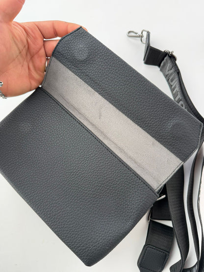 BOLSO HOMBRE - LV- M1