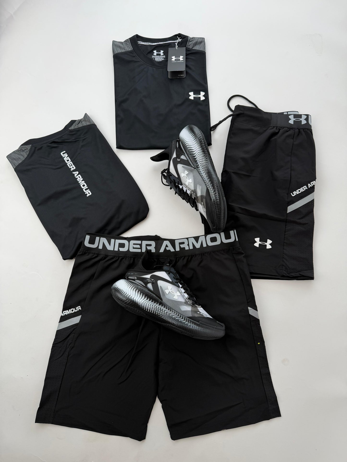 UNDER ARMOUR -ECHO SLIPSPEED- M4