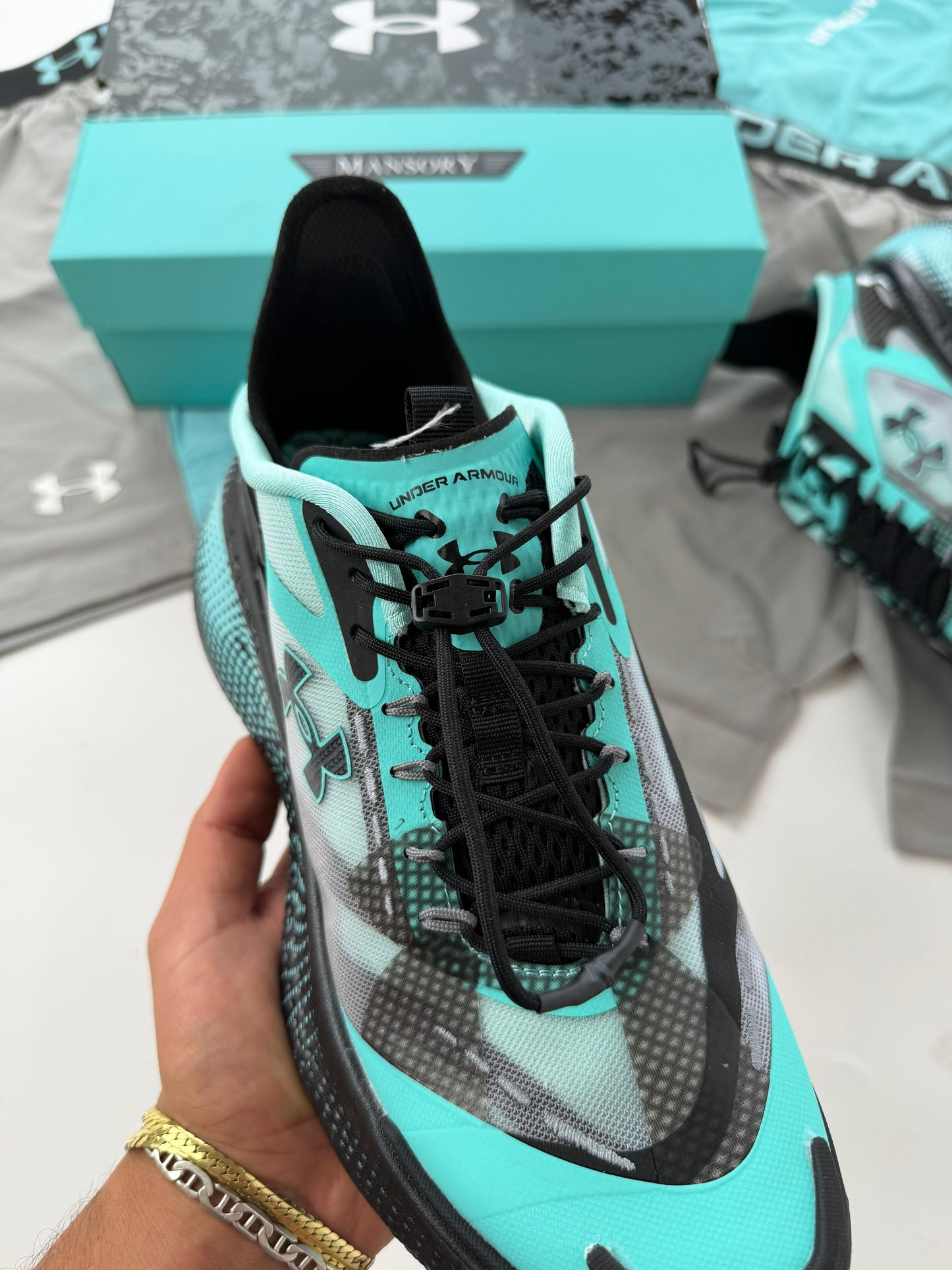 UNDER ARMOUR -ECHO SLIPSPEED- M6
