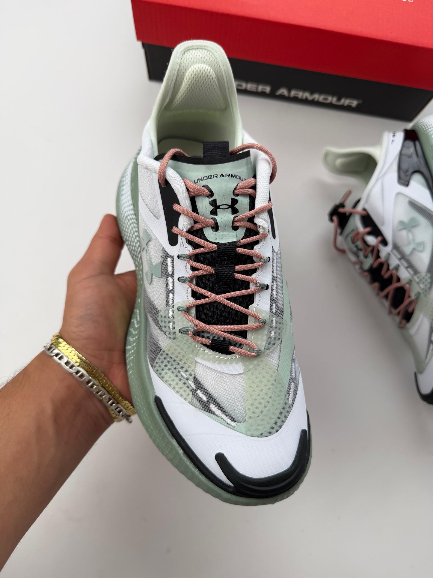 UNDER ARMOUR -ECHO SLIPSPEED- M3
