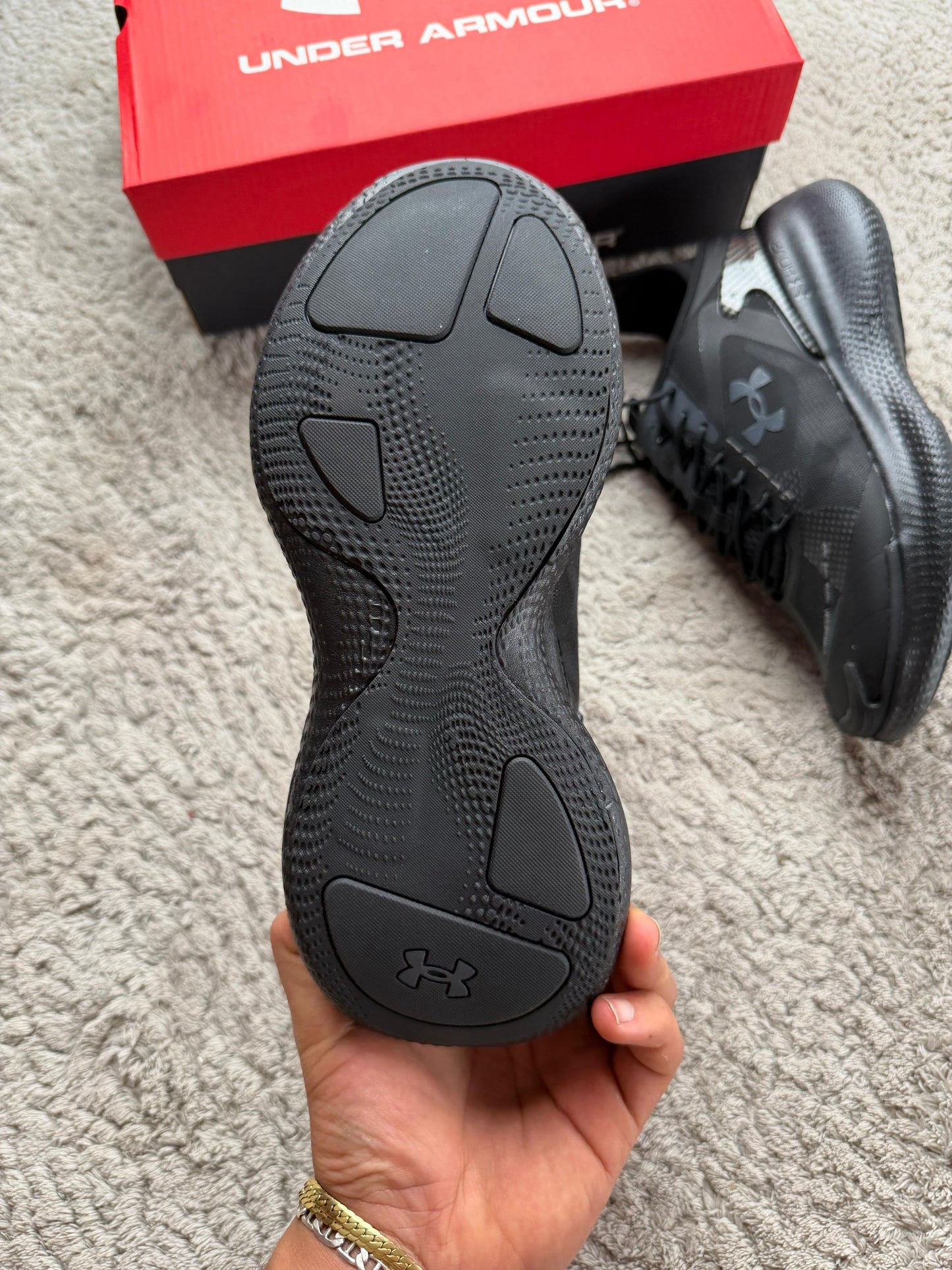 UNDER ARMOUR -ECHO SLIPSPEED- M1