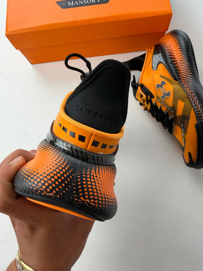UNDER ARMOUR -ECHO SLIPSPEED- M2