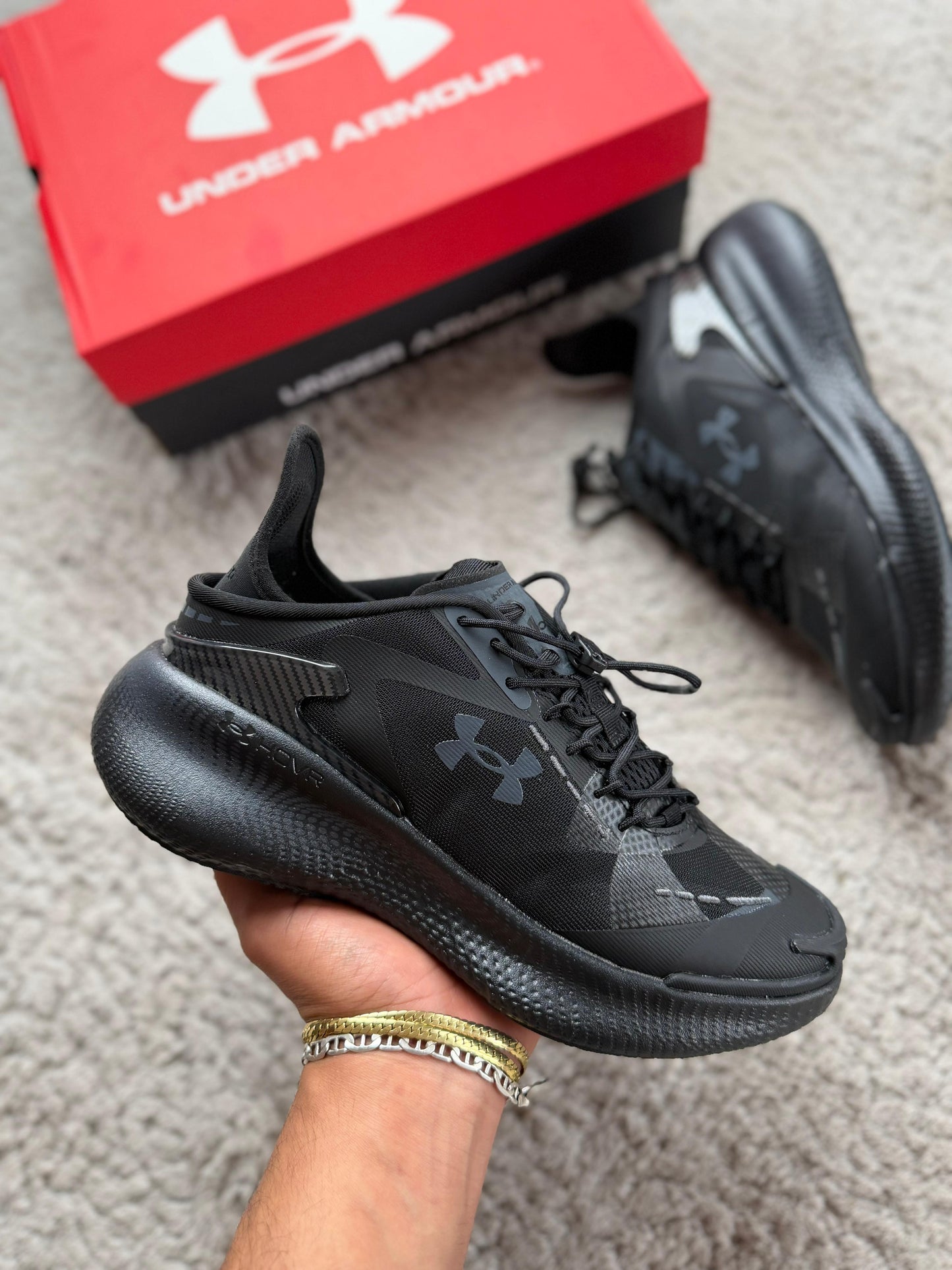 UNDER ARMOUR -ECHO SLIPSPEED- M1