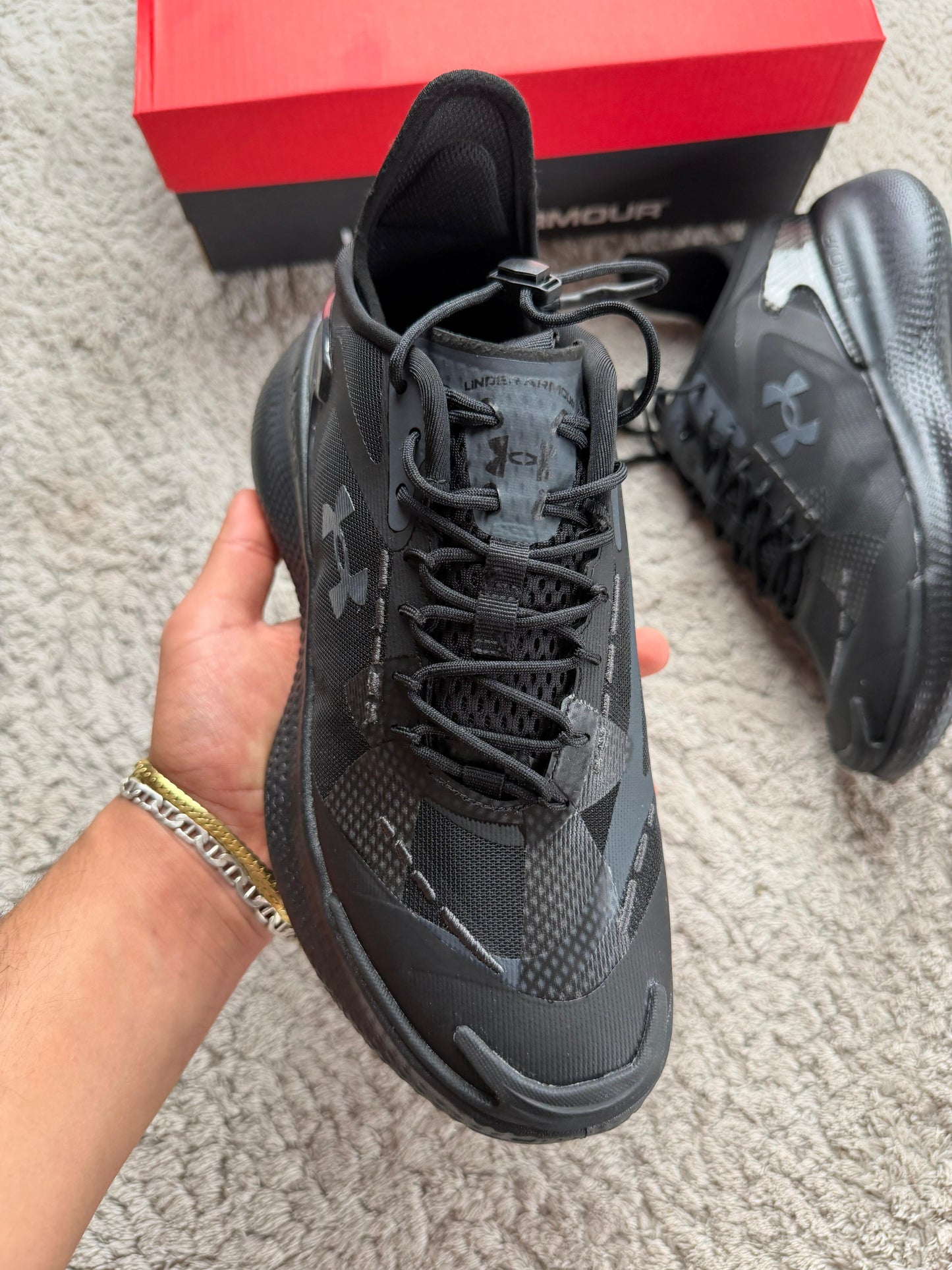UNDER ARMOUR -ECHO SLIPSPEED- M1