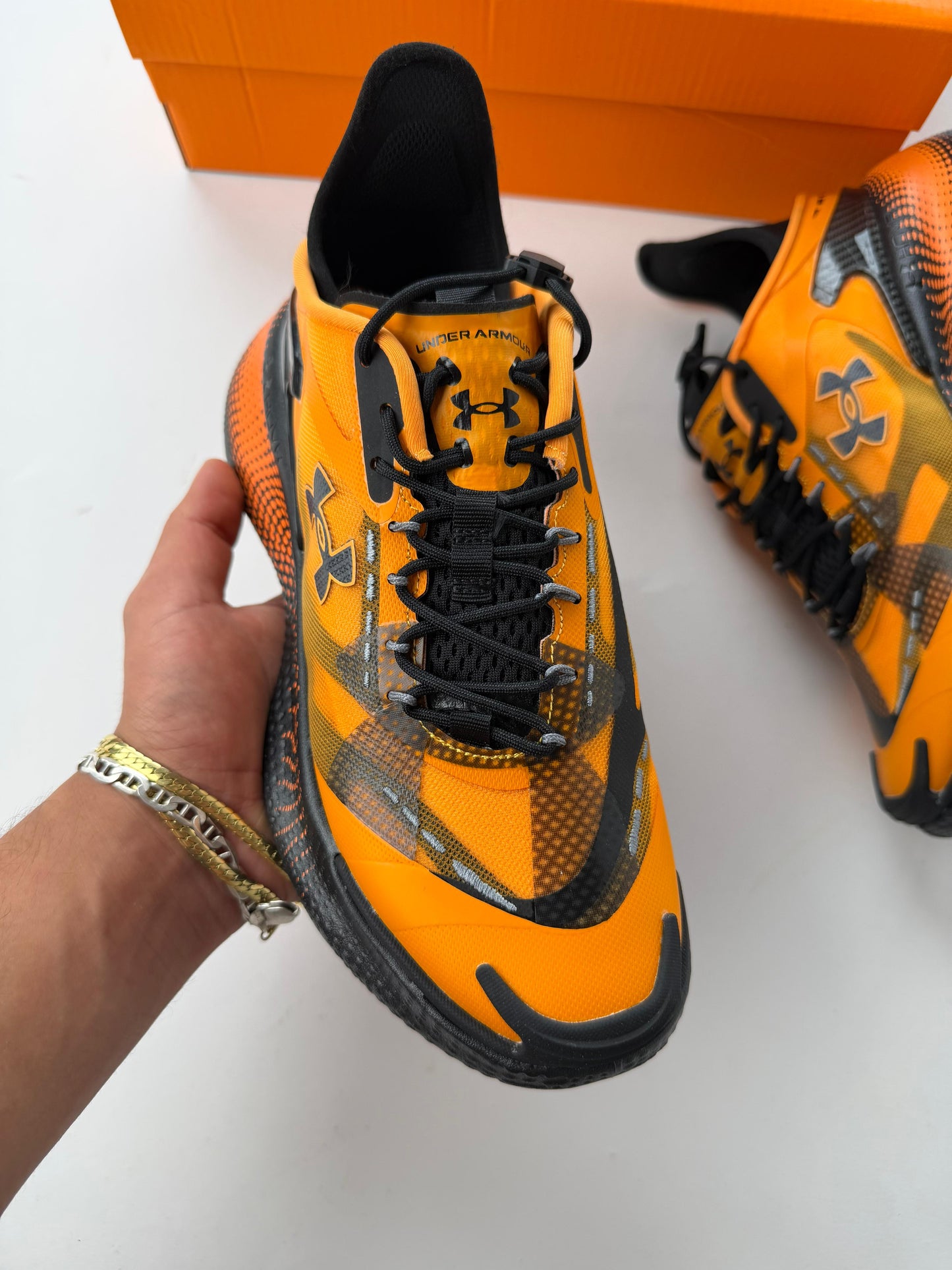 UNDER ARMOUR -ECHO SLIPSPEED- M2