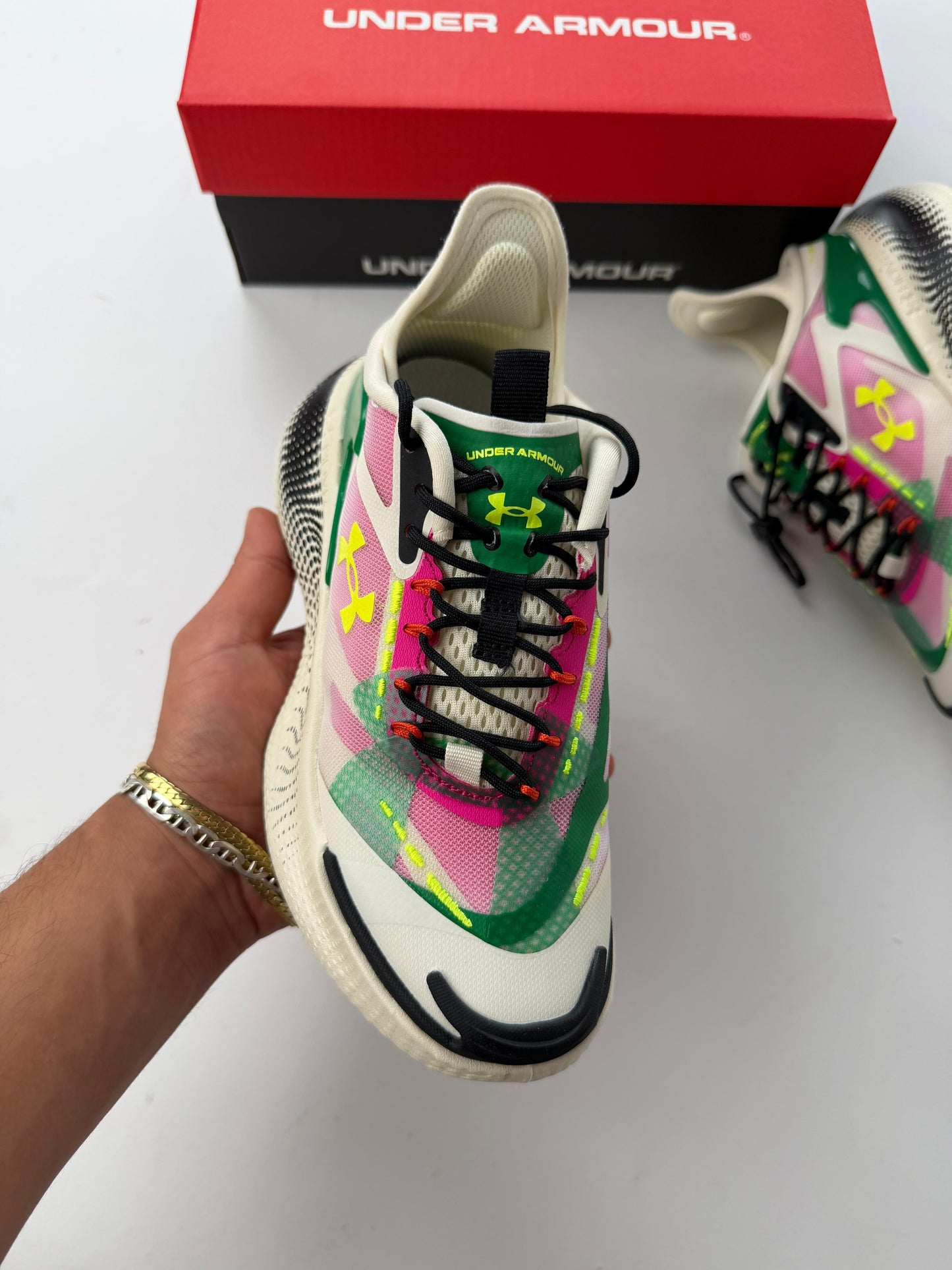 UNDER ARMOUR -ECHO SLIPSPEED- M8