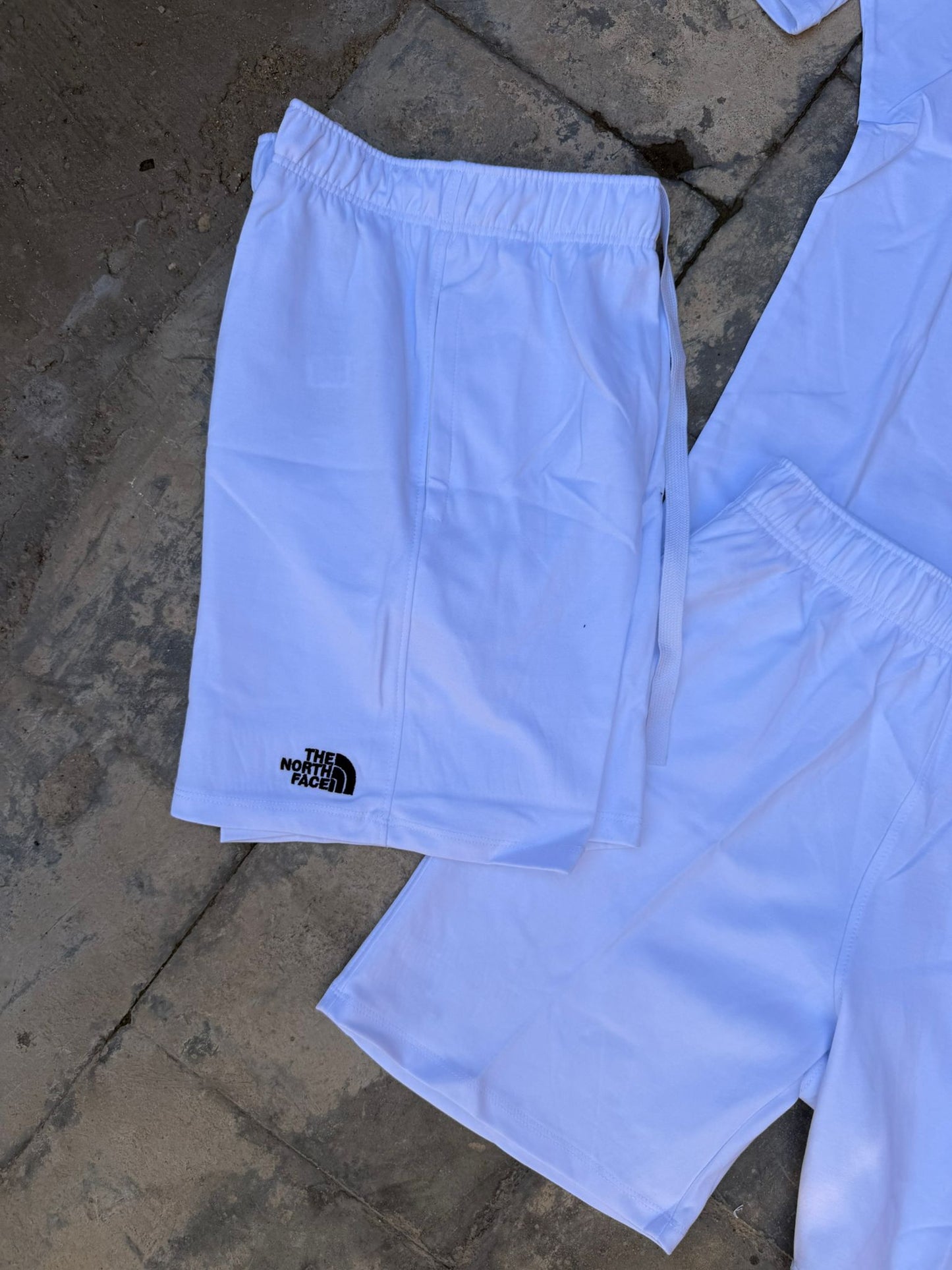 CONJUNTO CORTO - TNF - M2