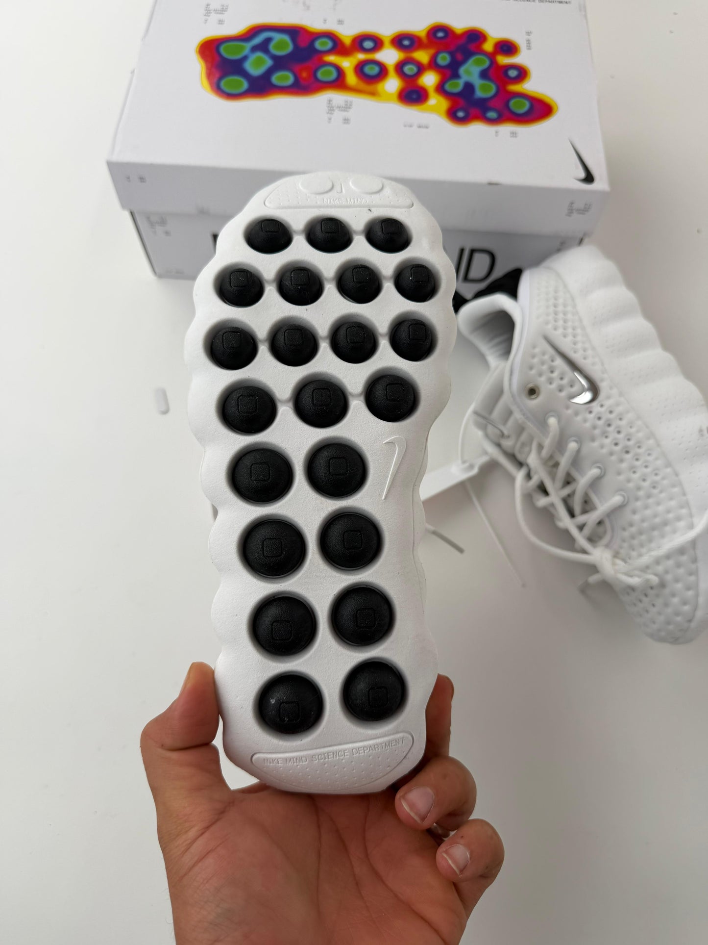 NIKE MIND 002 - MODELO 4