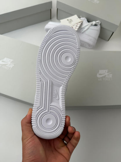 NIKE AIRFORCE 1 - M1