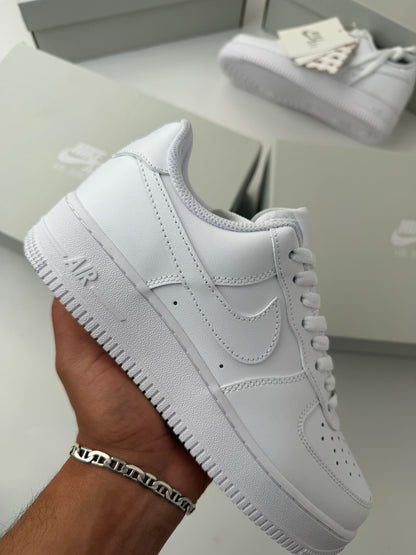 NIKE AIRFORCE 1 - M1