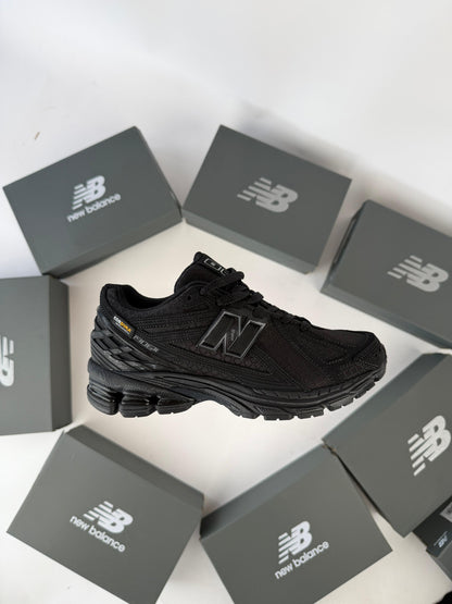NEW BALANCE 1906R - MODELO 1