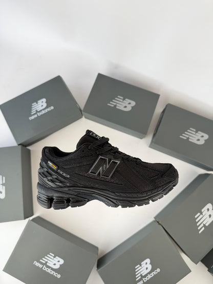 NEW BALANCE 1906R - MODELO 1