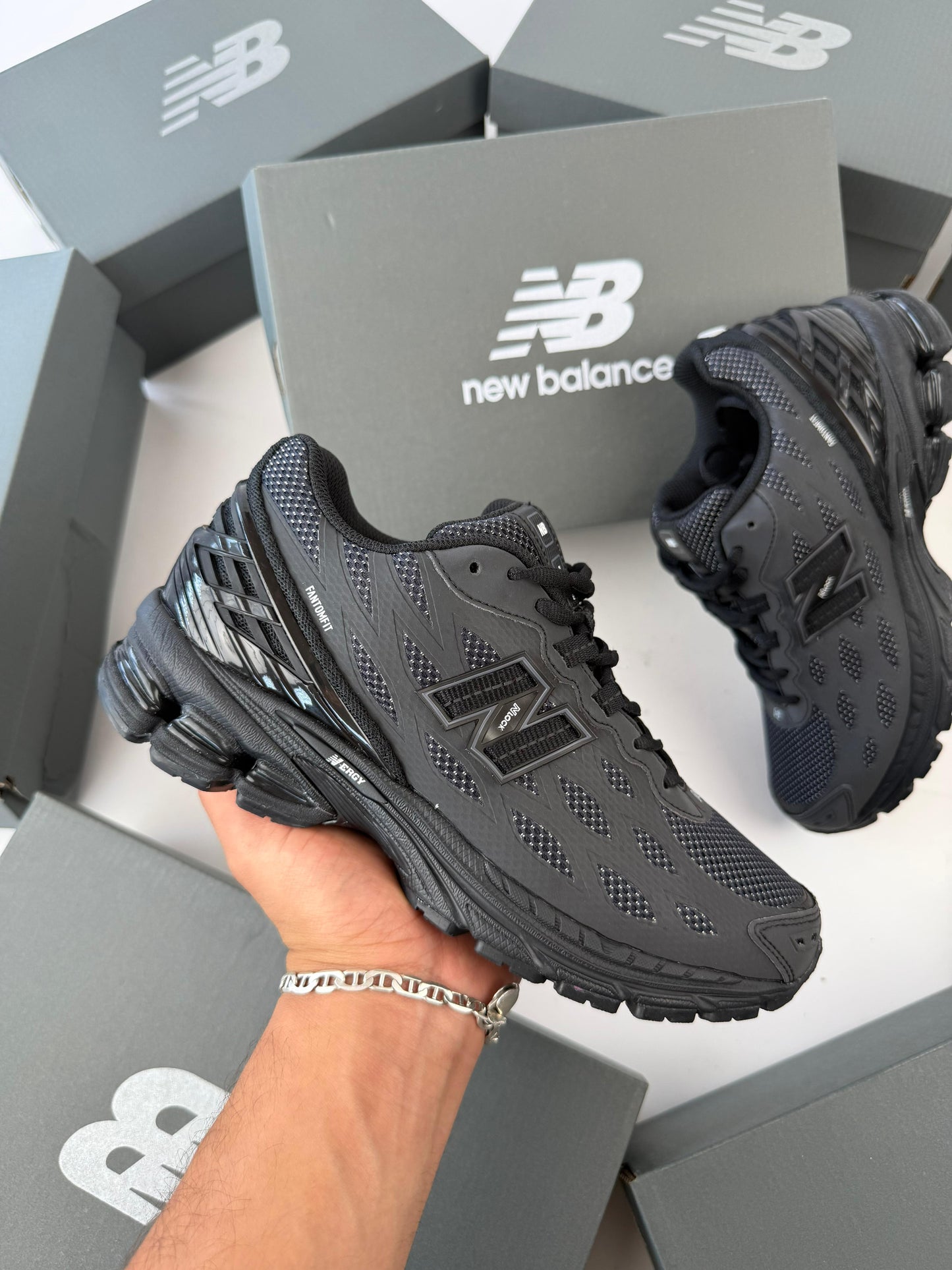 NEW BALANCE FANTOMFIT