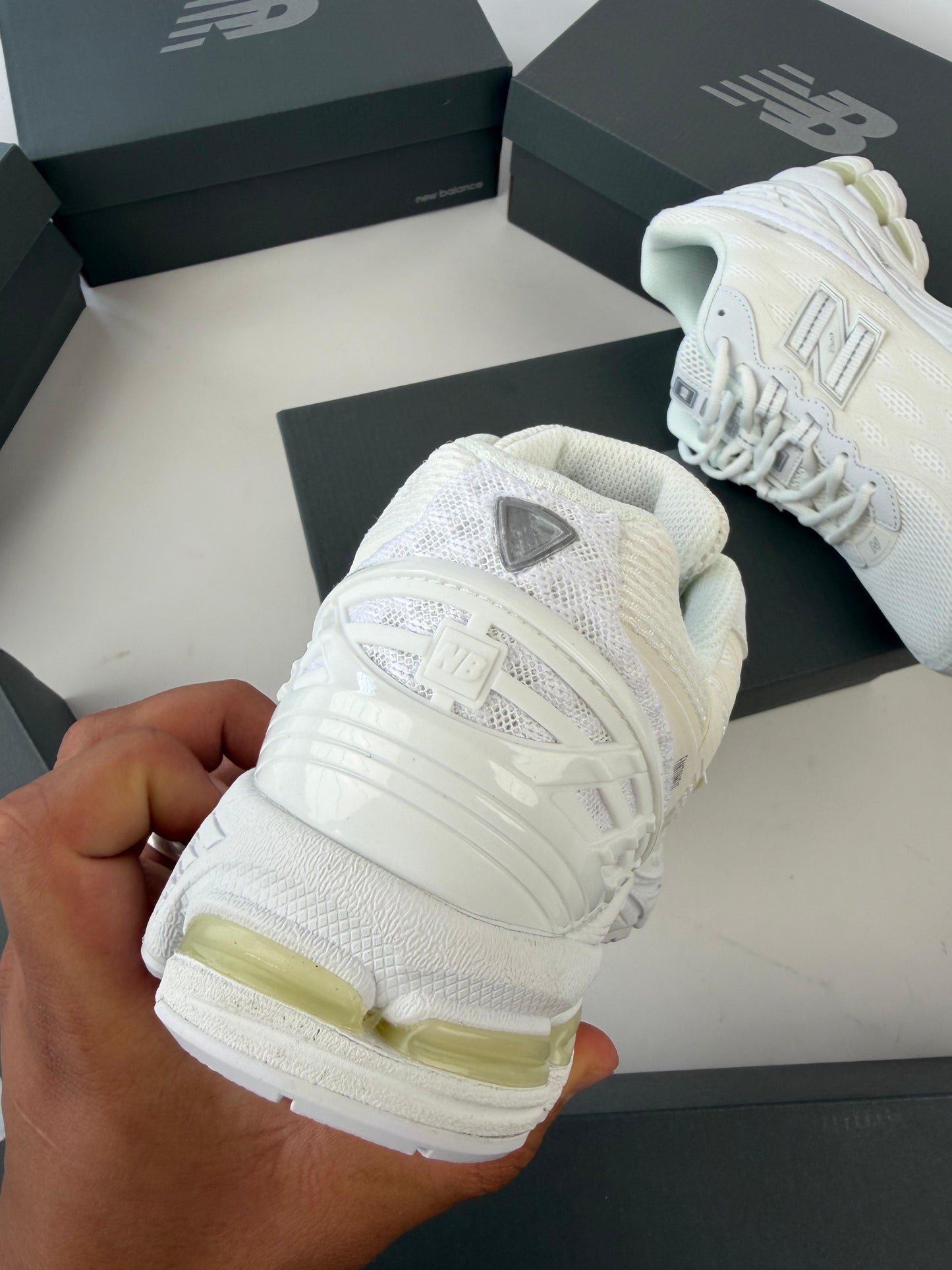 NEW BALANCE 1906R - MODELO 2