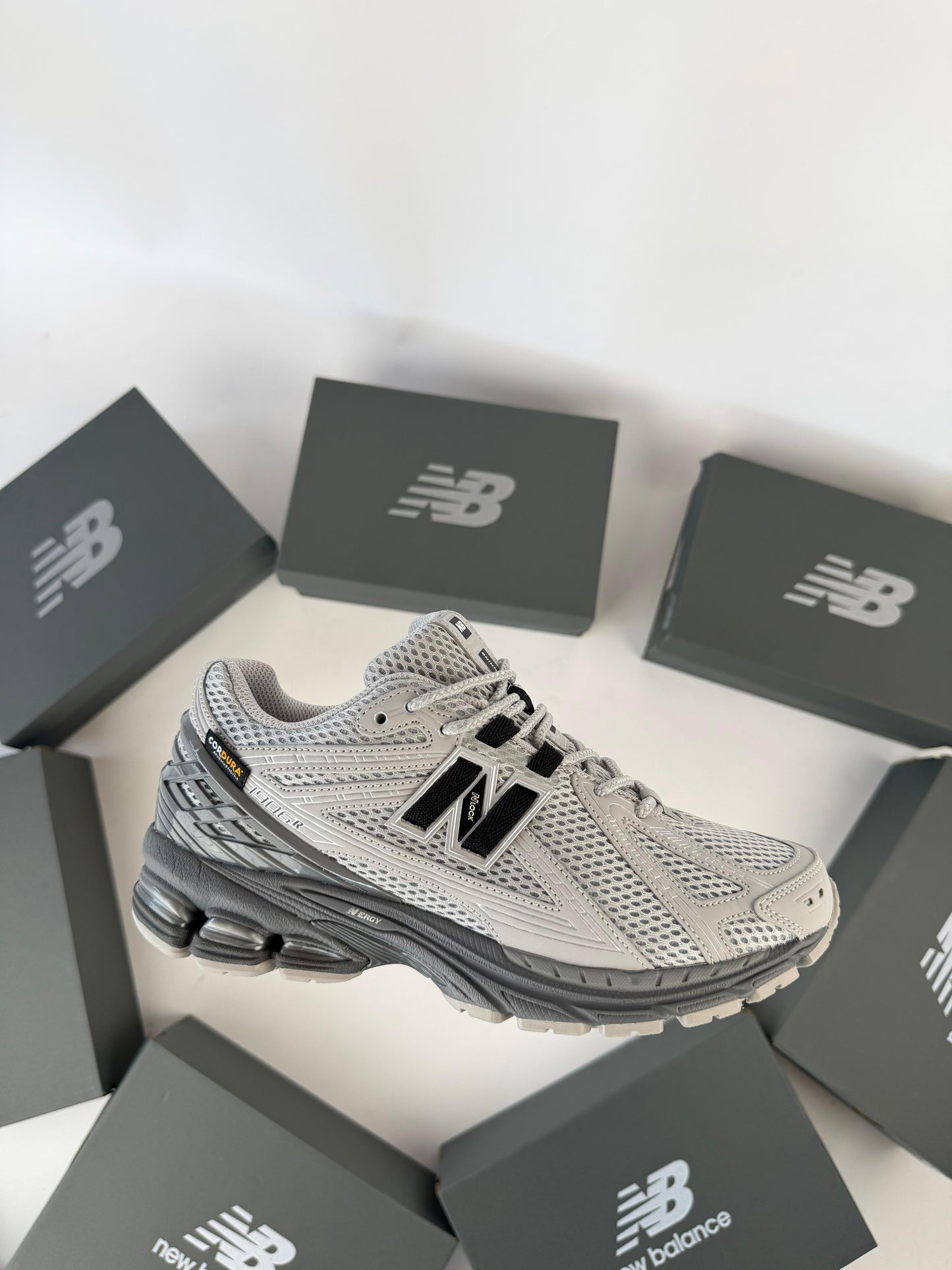 NEW BALANCE 1906R - MODELO 3
