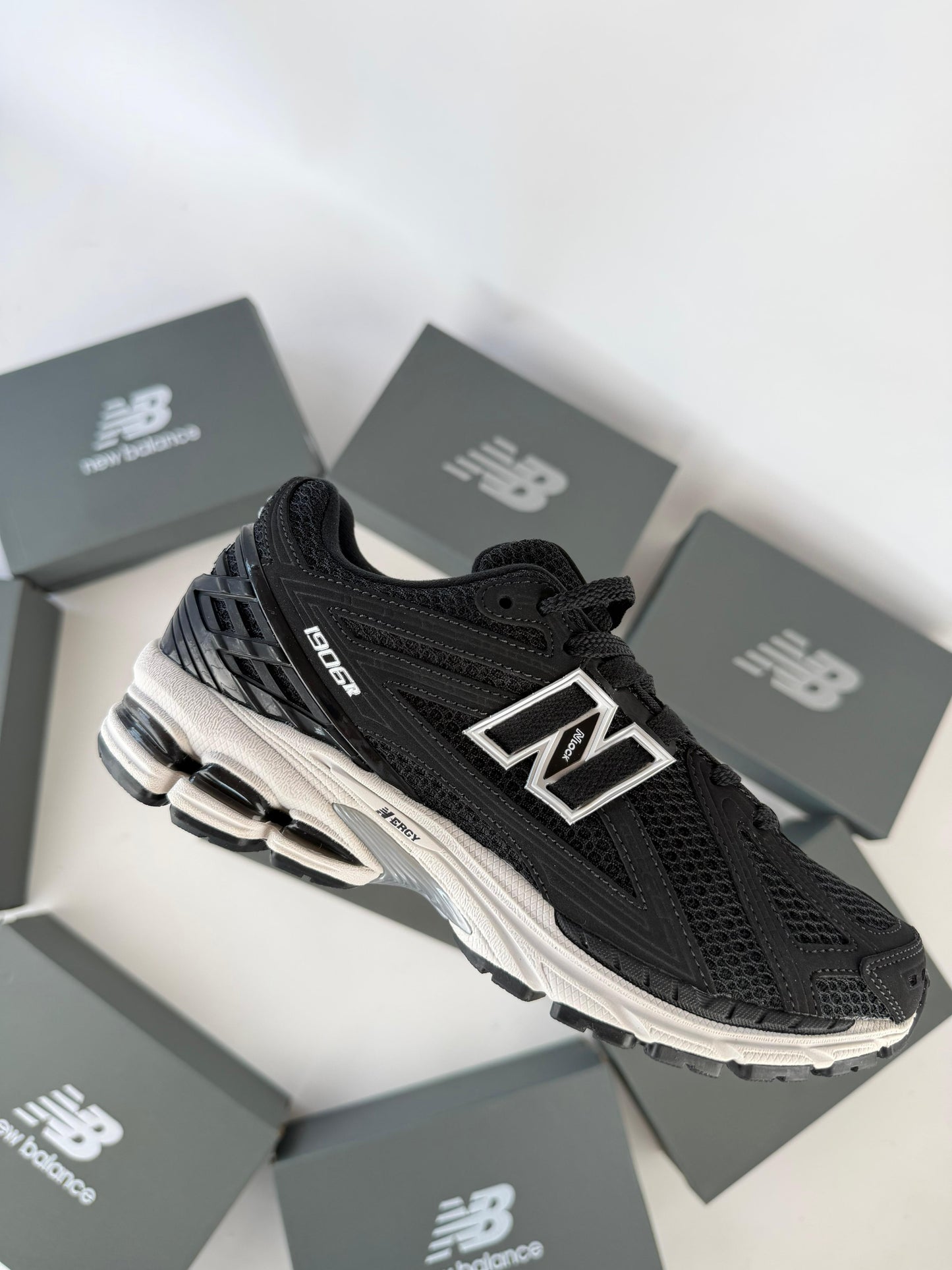 NEW BALANCE 1906R - MODELO 7
