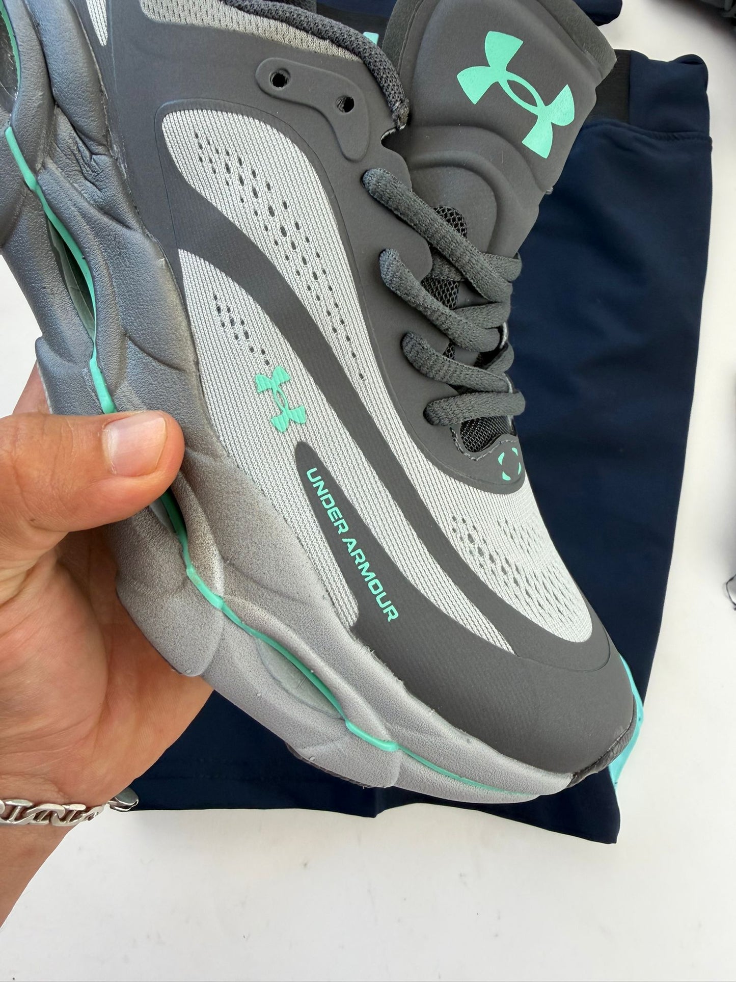 UNDER ARMOUR -HOVER REACTOR- M1
