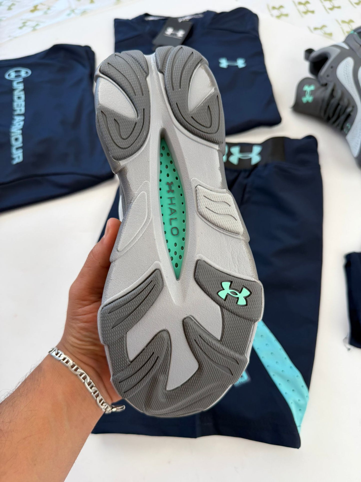 UNDER ARMOUR -HOVER REACTOR- M1