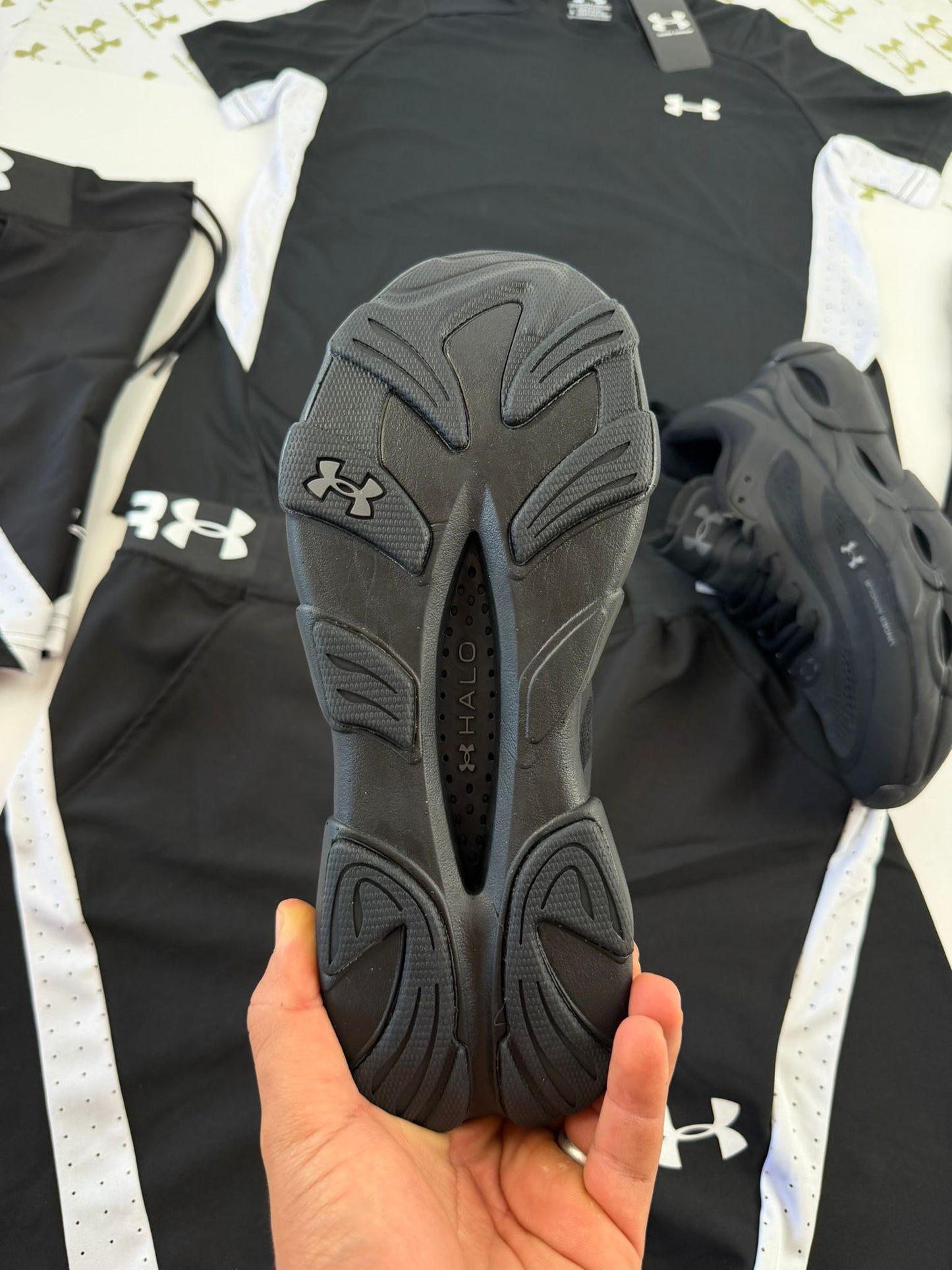 UNDER ARMOUR -HOVER REACTOR- M4