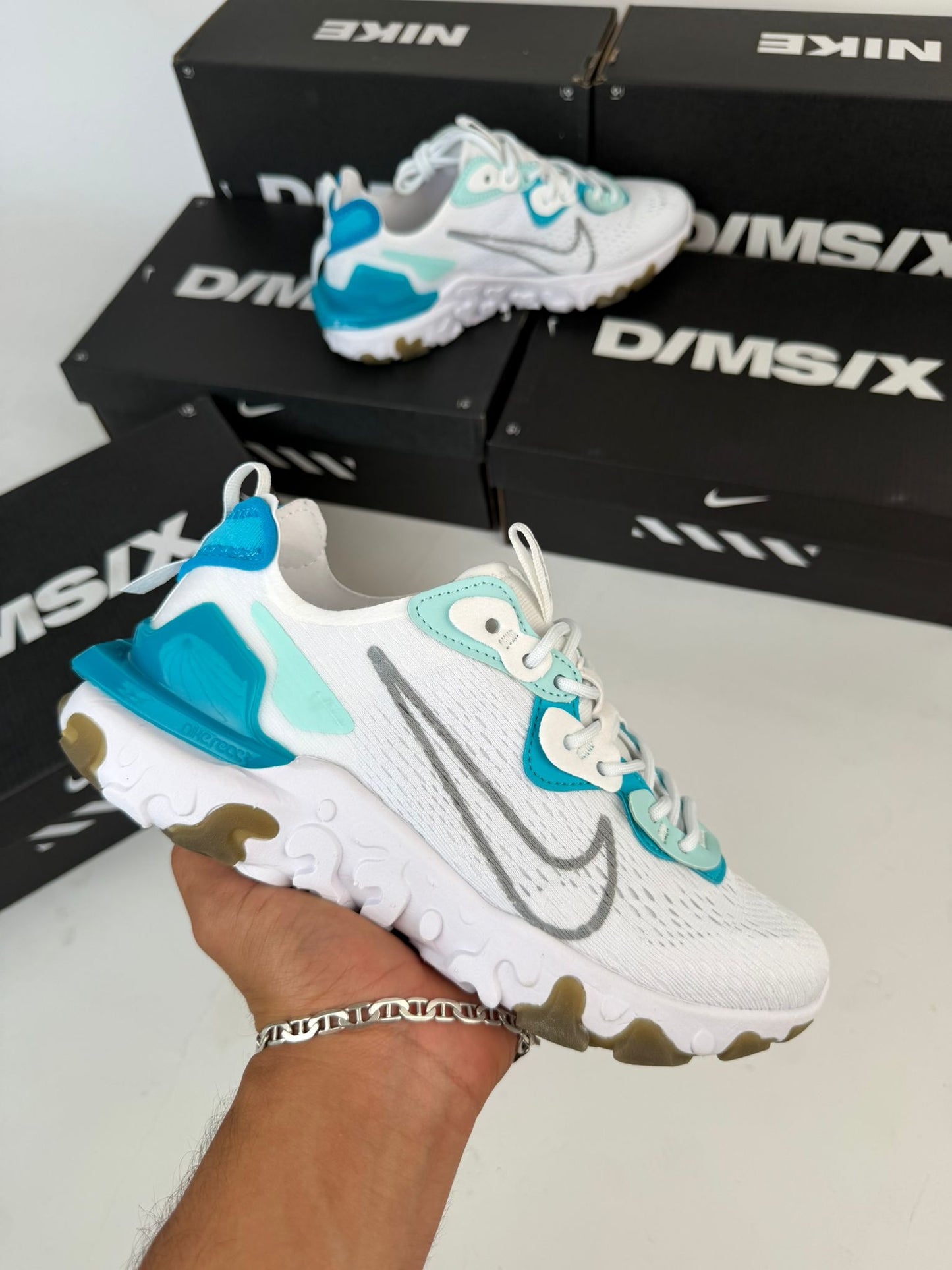 NIKE REACT VISION - M6