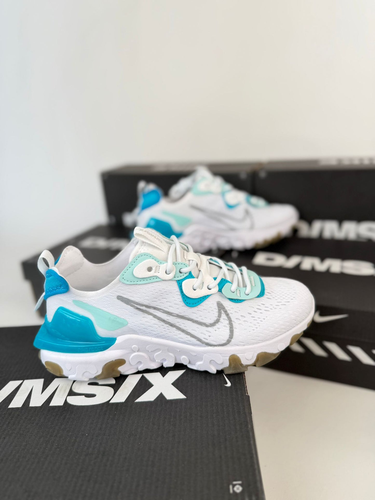 NIKE REACT VISION - M6