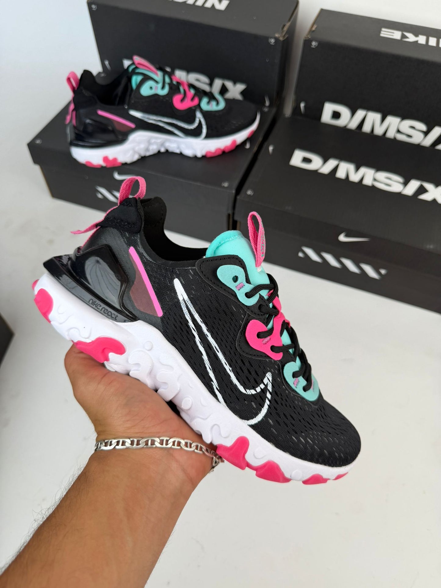 NIKE REACT VISION - M2