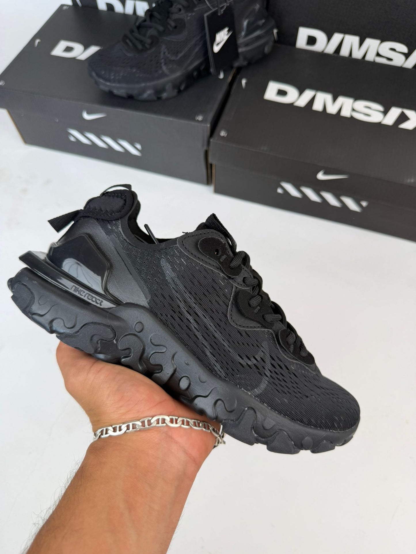 NIKE REACT VISION - M7