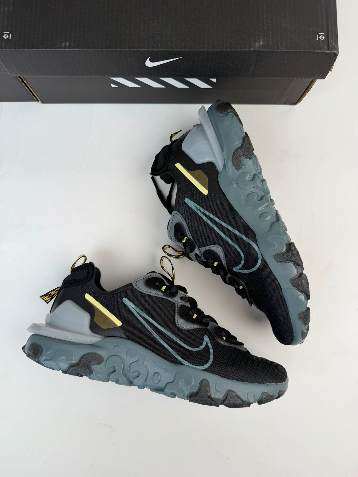 NIKE REACT VISION - M10