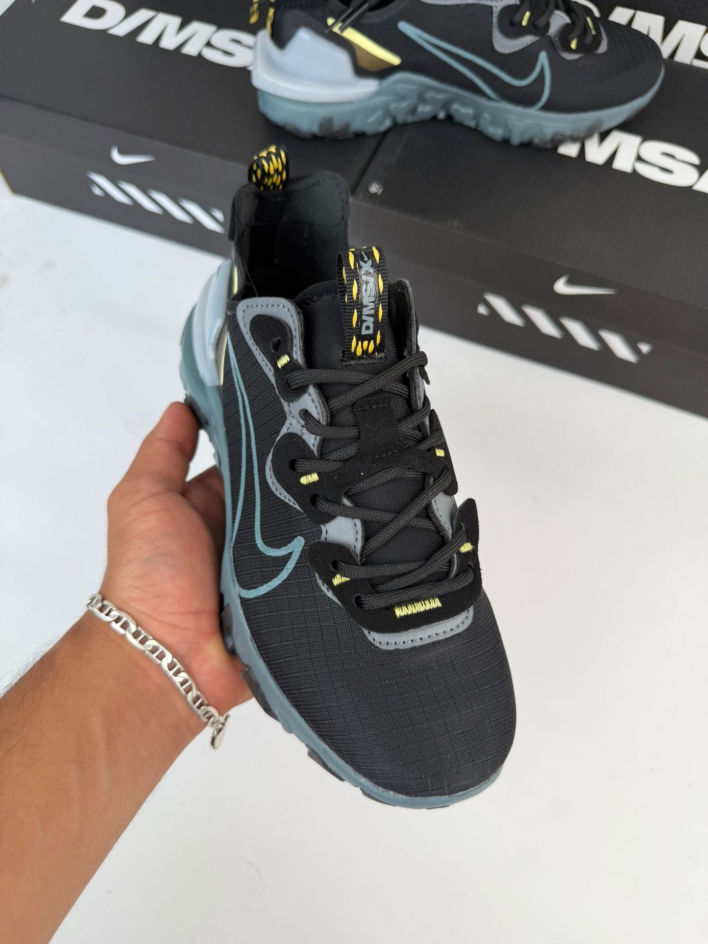 NIKE REACT VISION - M10