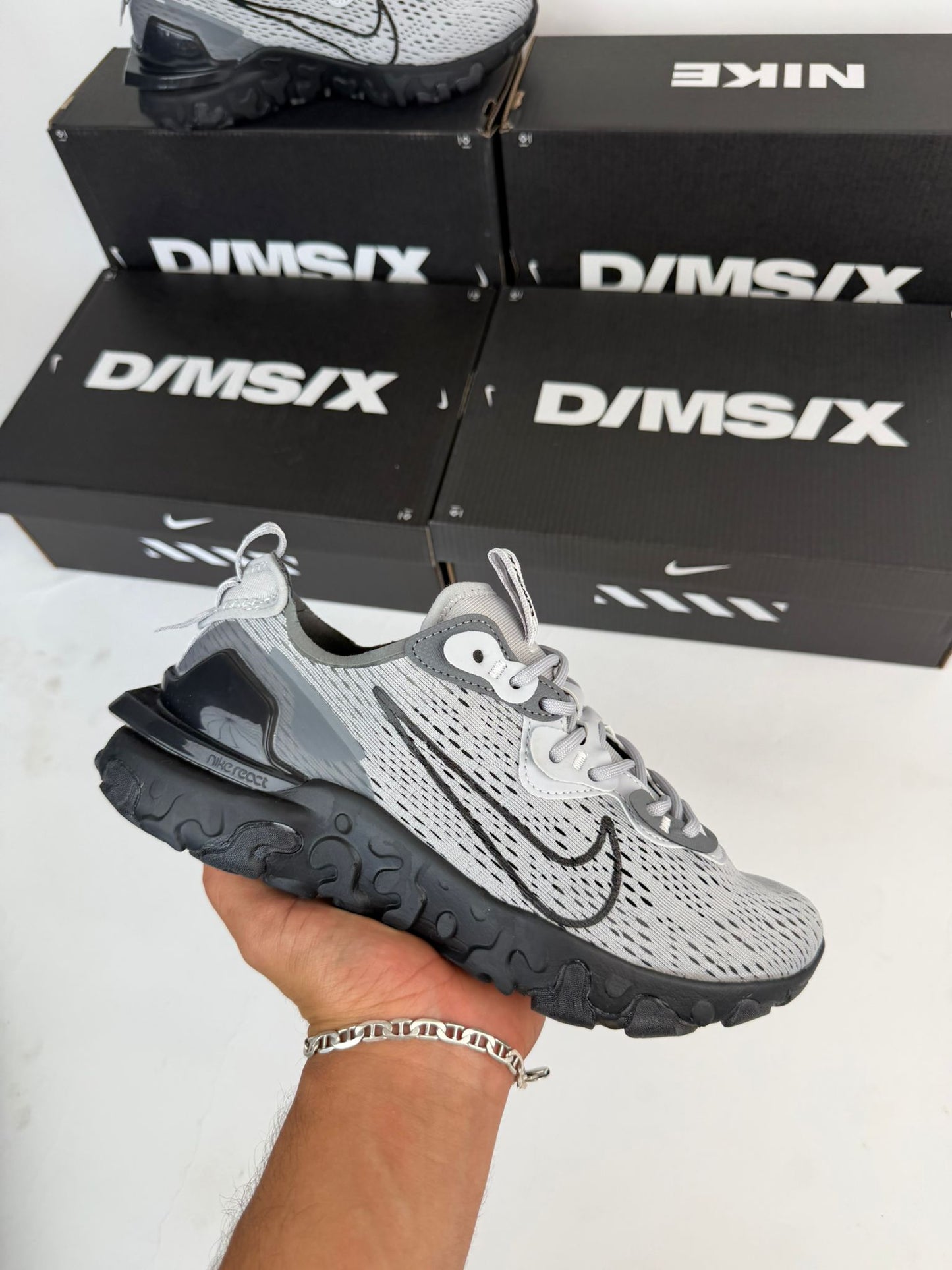 NIKE REACT VISION - M12
