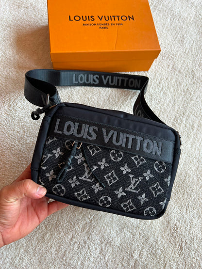BOLSO HOMBRE - LV- M3