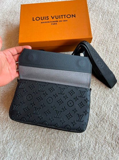 BOLSO HOMBRE - LV- M2